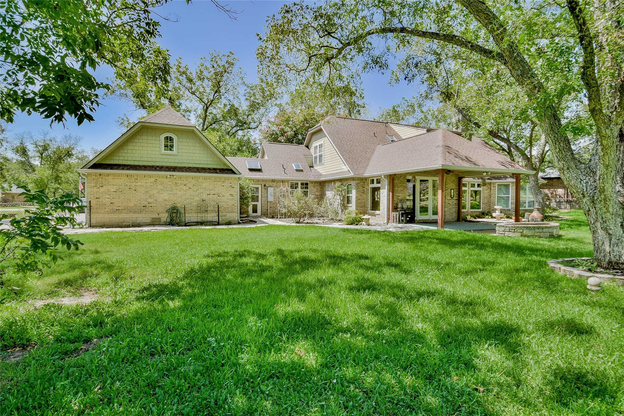 photo 3: 10203 Ravenswood Road, Granbury TX 76049