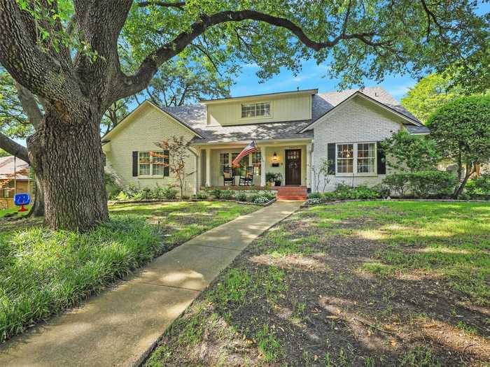 photo 35: 10835 Lochspring Drive, Dallas TX 75218