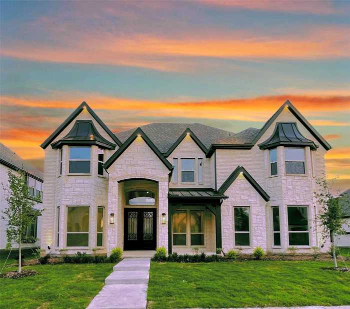 photo 1: 11605 Autumn Breeze Drive, Frisco TX 75035