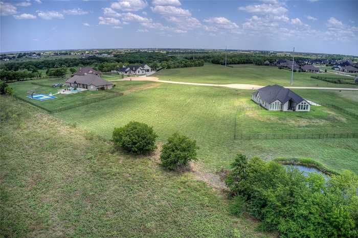 photo 2: 1515 Twin Circle Court, Rockwall TX 75032