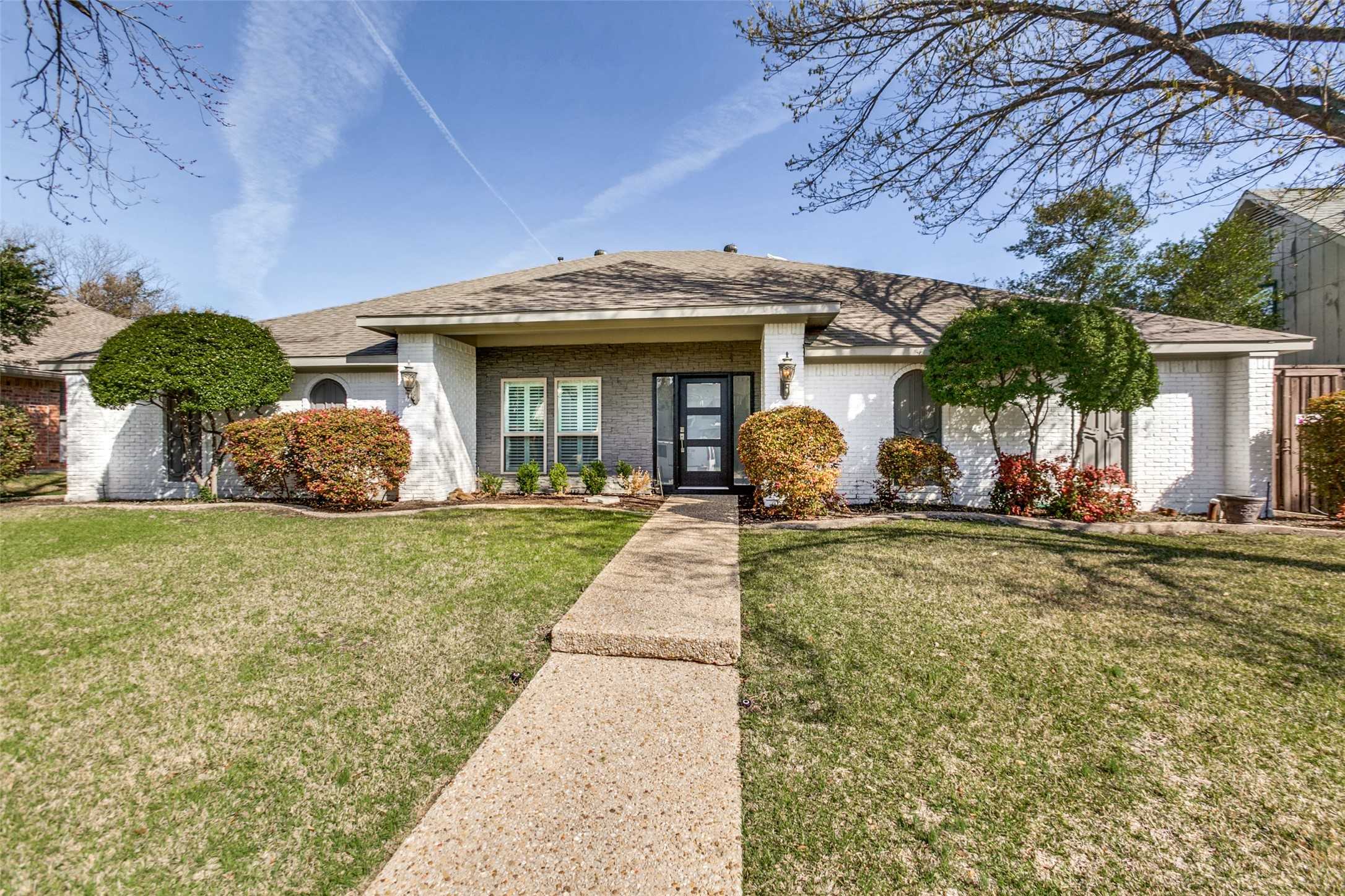 photo 2: 7815 Scotia Drive, Dallas TX 75248