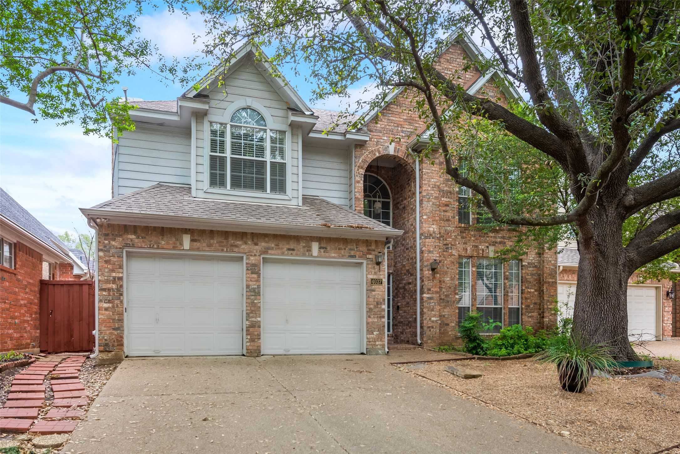 photo 2: 4037 Azure Lane, Addison TX 75001