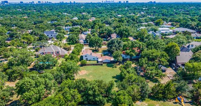 photo 2: 6639 Willow Lane, Dallas TX 75230