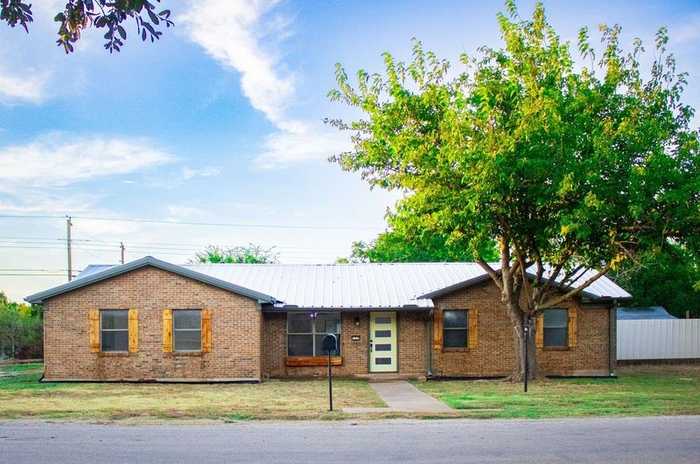 photo 1: 200 NW 33rd Street, Mineral Wells TX 76067