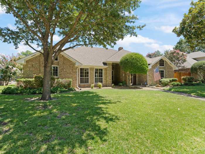 photo 2: 5204 Brougham Lane, Plano TX 75023