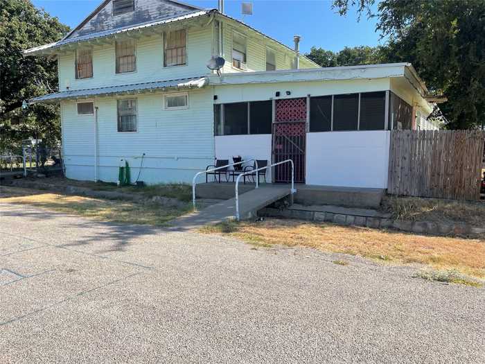 photo 1: 948 NE Pegram Street, Mineral Wells TX 76067