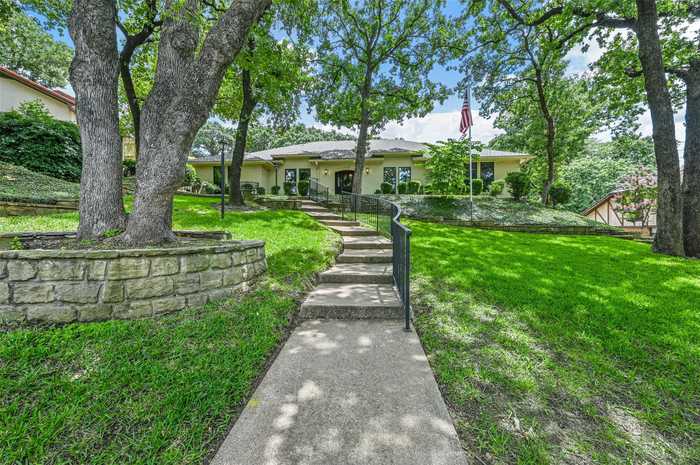 photo 2: 2728 Steamboat Circle, Arlington TX 76006