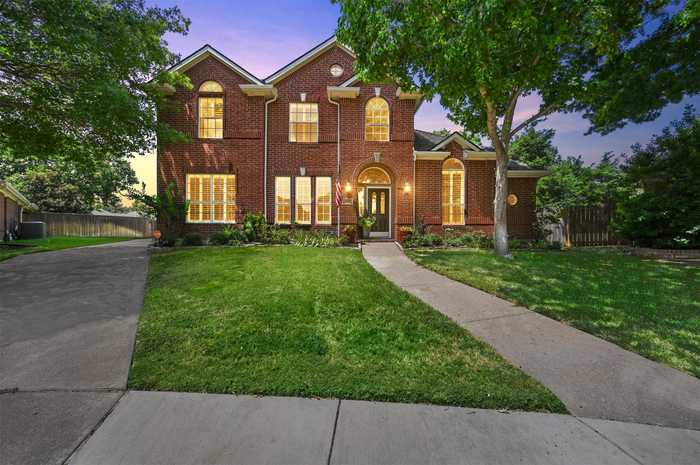 photo 2: 2711 Country Glen Court, Keller TX 76248