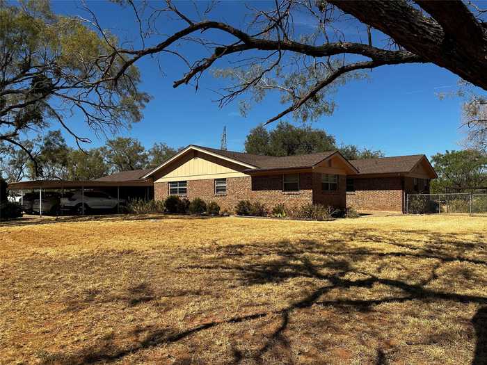 photo 1: 1012 Ridgecrest Street, Sweetwater TX 79556