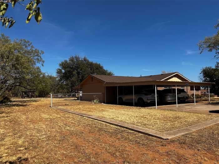 photo 2: 1012 Ridgecrest Street, Sweetwater TX 79556