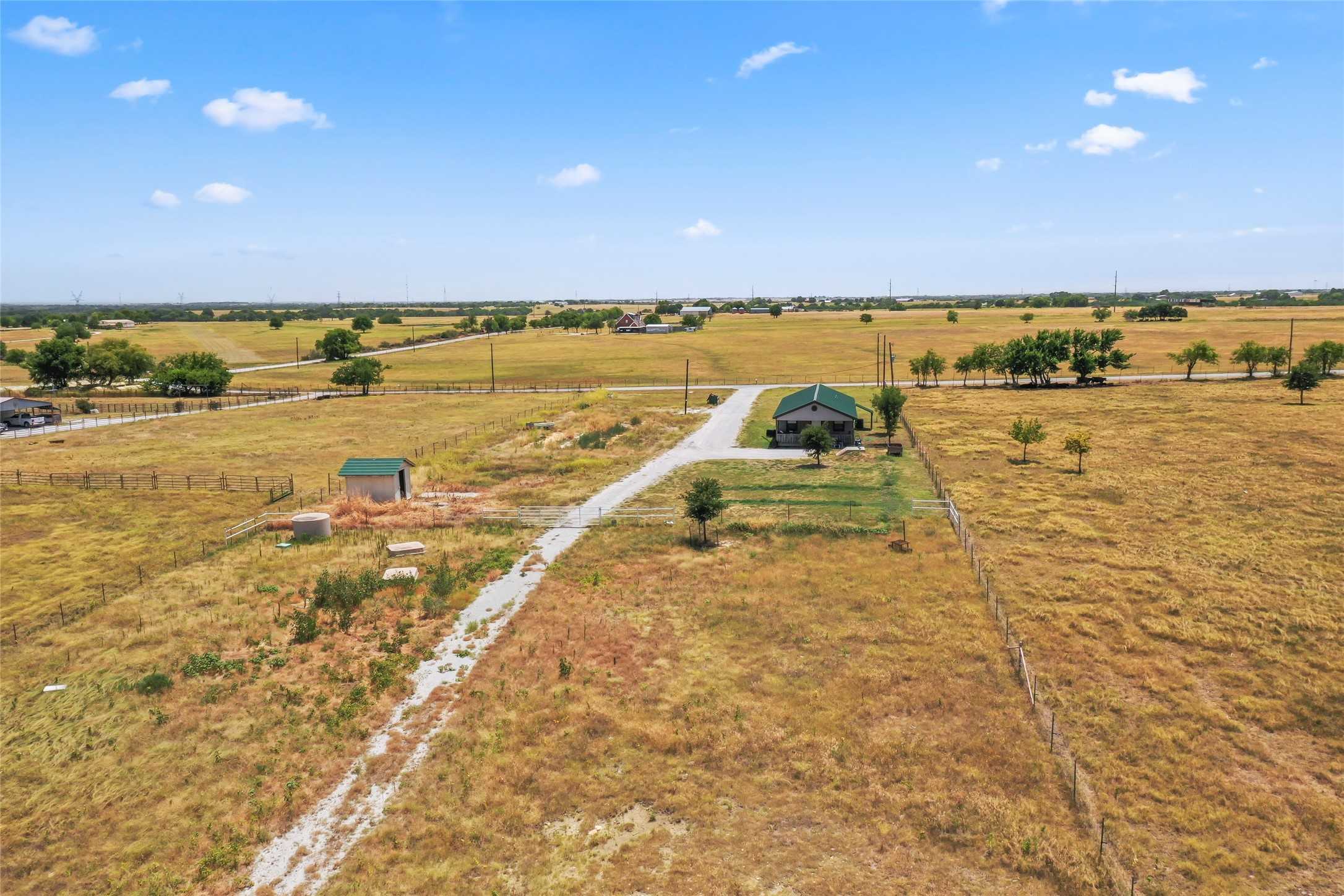 photo 3: 1425 County Road 207, Valley View TX 76272