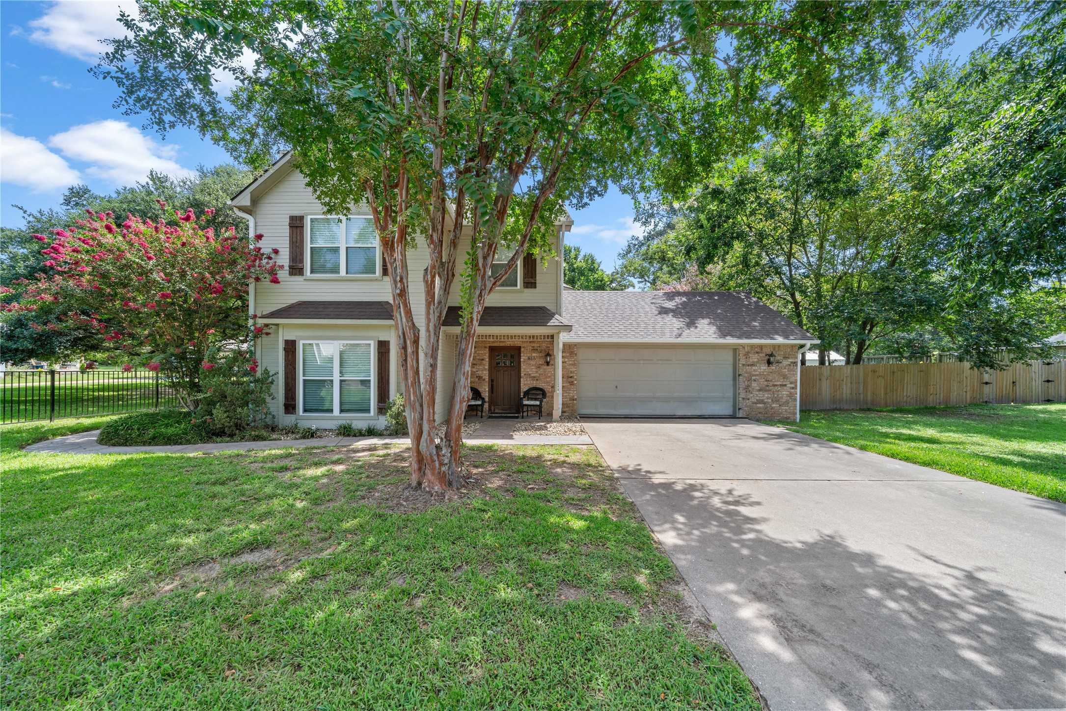 photo 1: 815 Lucas Drive, Athens TX 75751