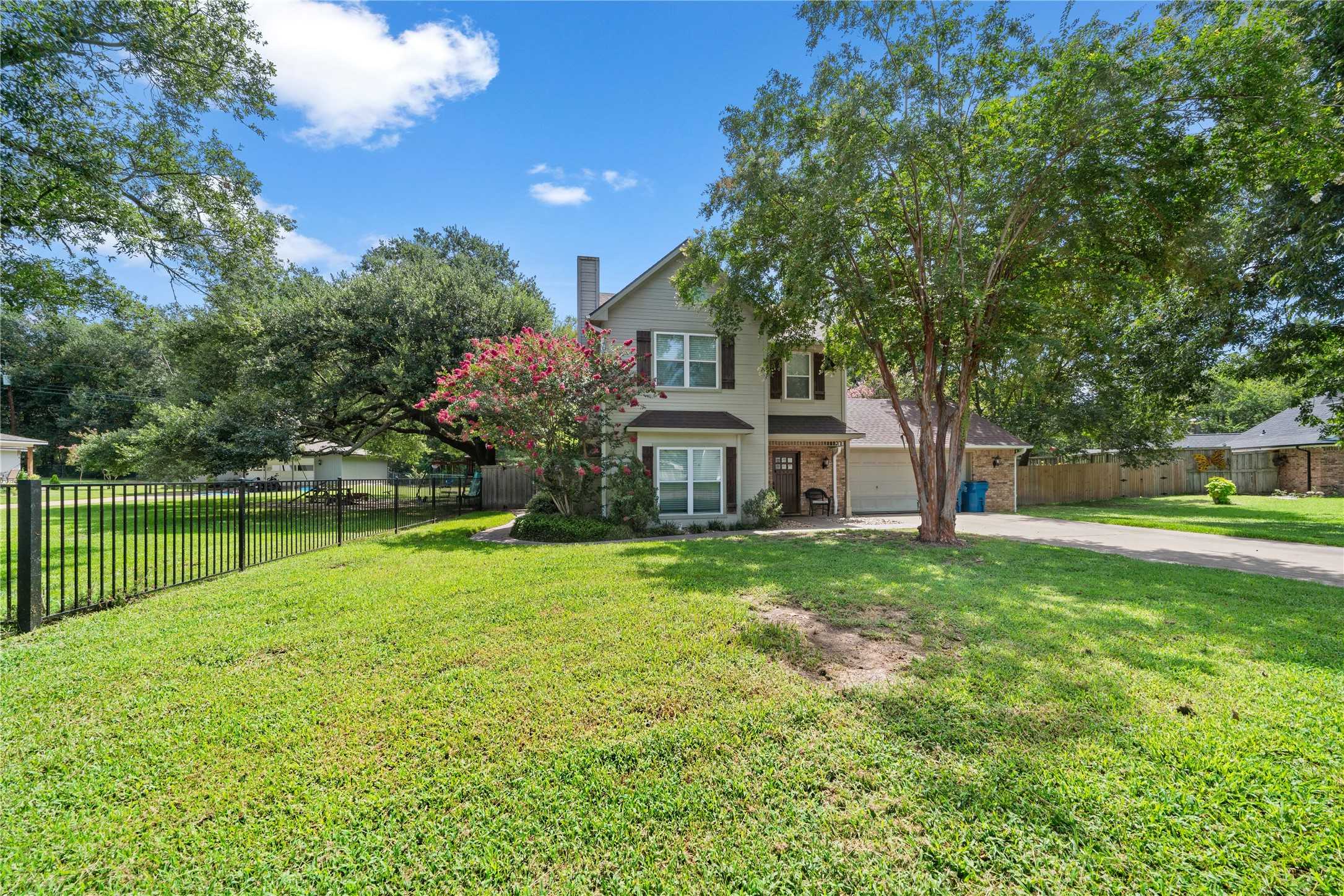 photo 3: 815 Lucas Drive, Athens TX 75751