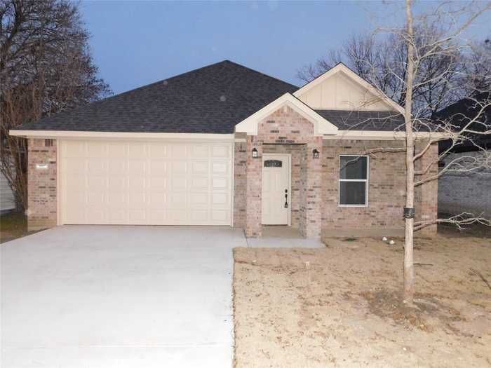 photo 1: 407 S Park Street, Terrell TX 75160