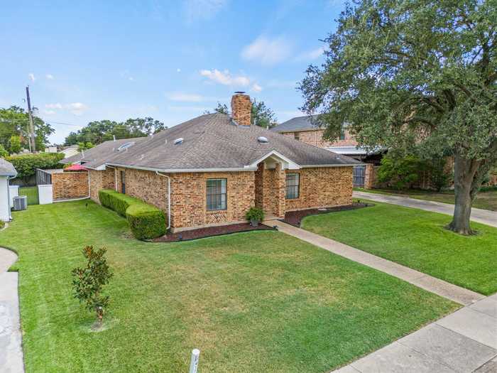 photo 1: 4116 Fairlakes Court, Dallas TX 75228