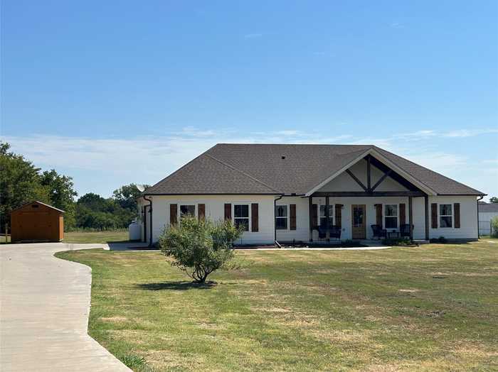 photo 1: 6031 County Road 401, Grandview TX 76050