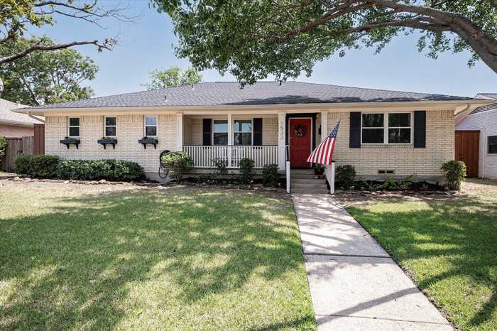 photo 1: 1532 Mapleton Drive, Dallas TX 75228