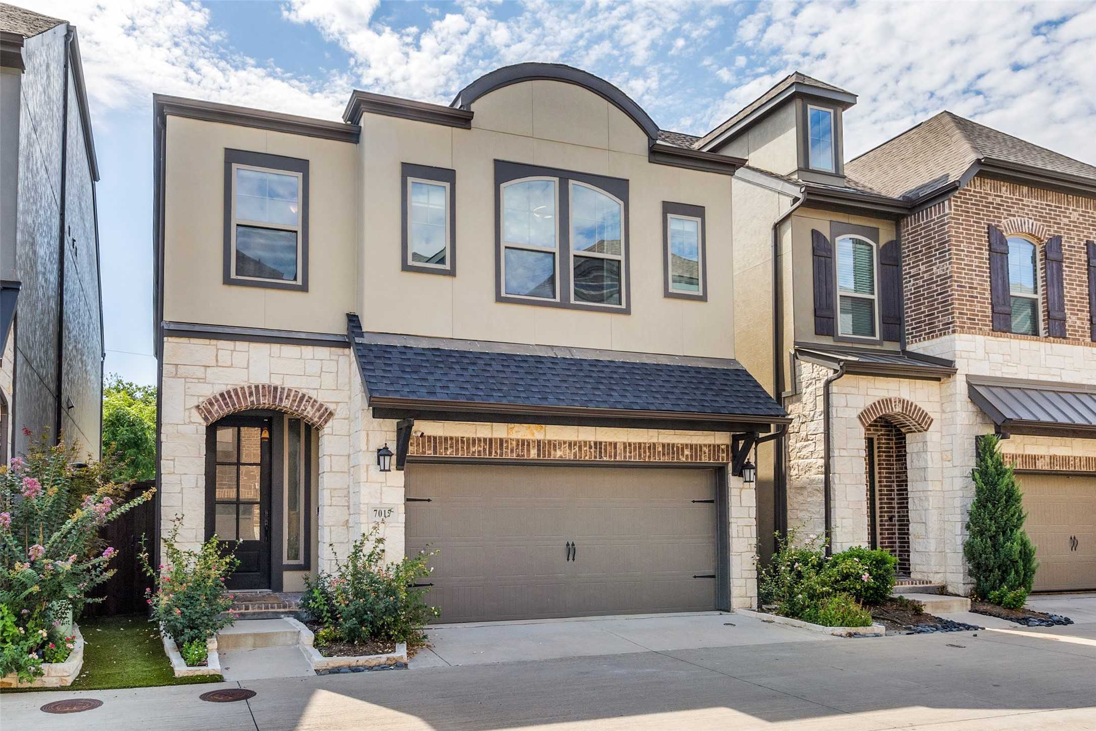 photo 2: 7017 Mistflower Lane, Dallas TX 75231