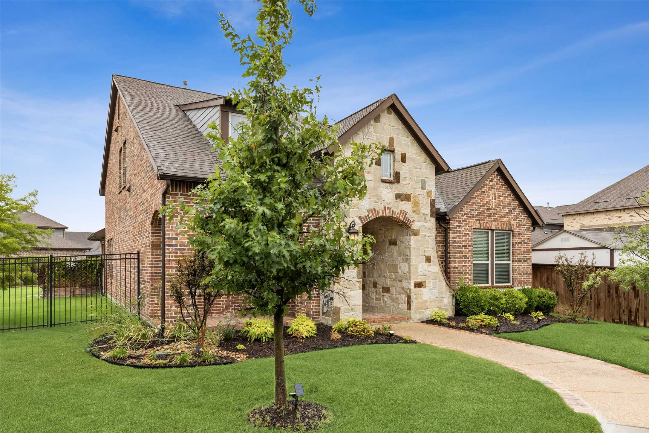 photo 3: 4223 Briar Rose Way, Arlington TX 76005