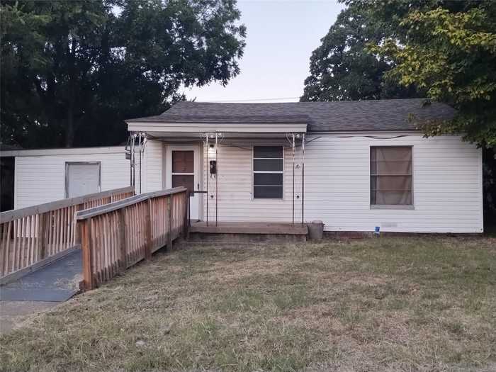 photo 1: 1222 Clarence Street, Fort Worth TX 76117