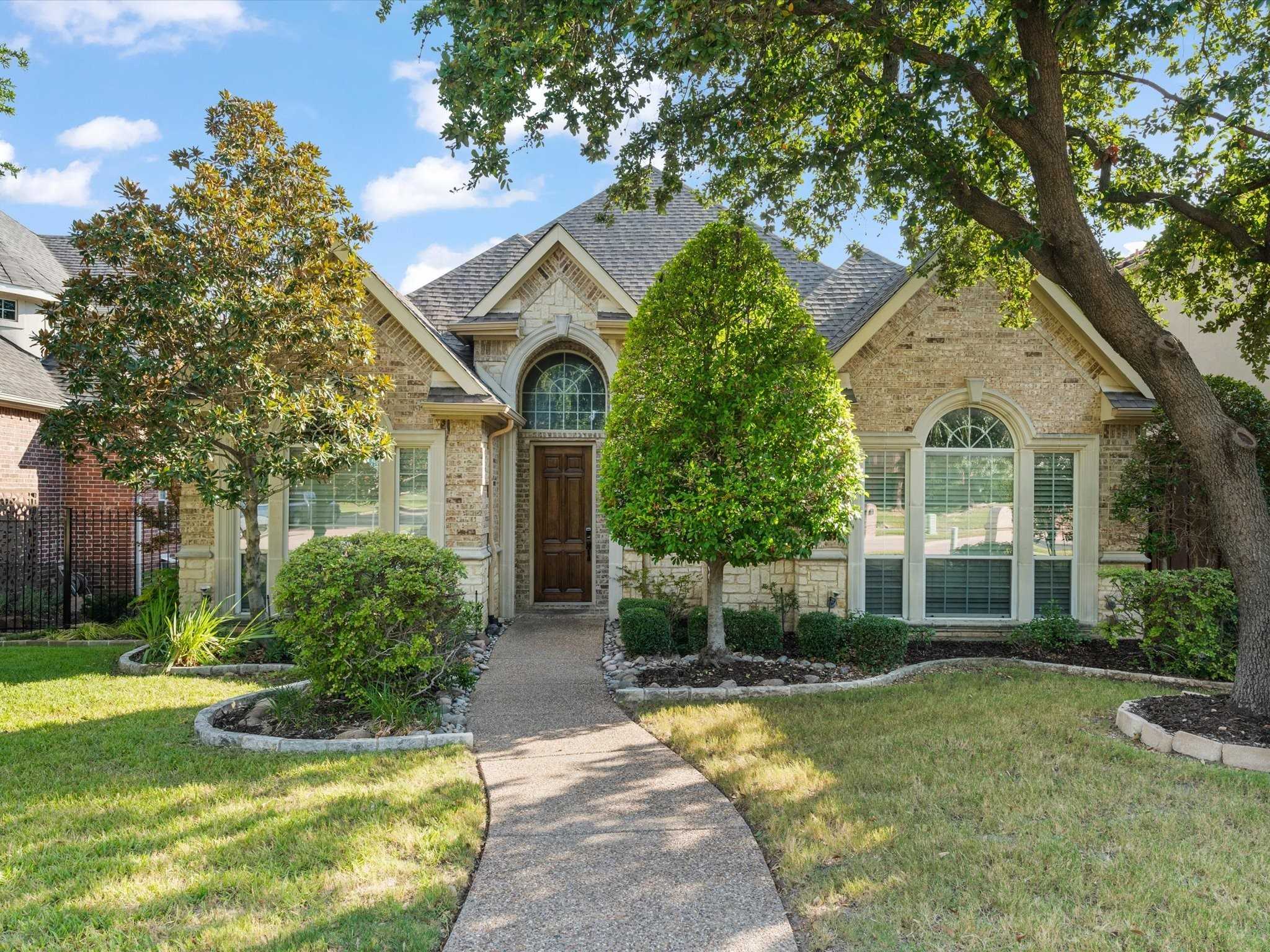 photo 1: 6556 Briar Ridge Lane, Plano TX 75024