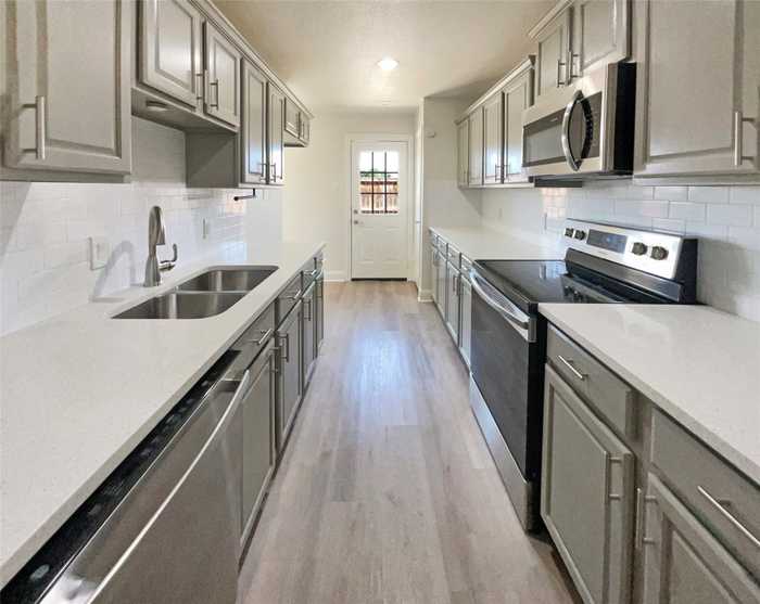 photo 2: 14027 Brookgreen Drive, Dallas TX 75240