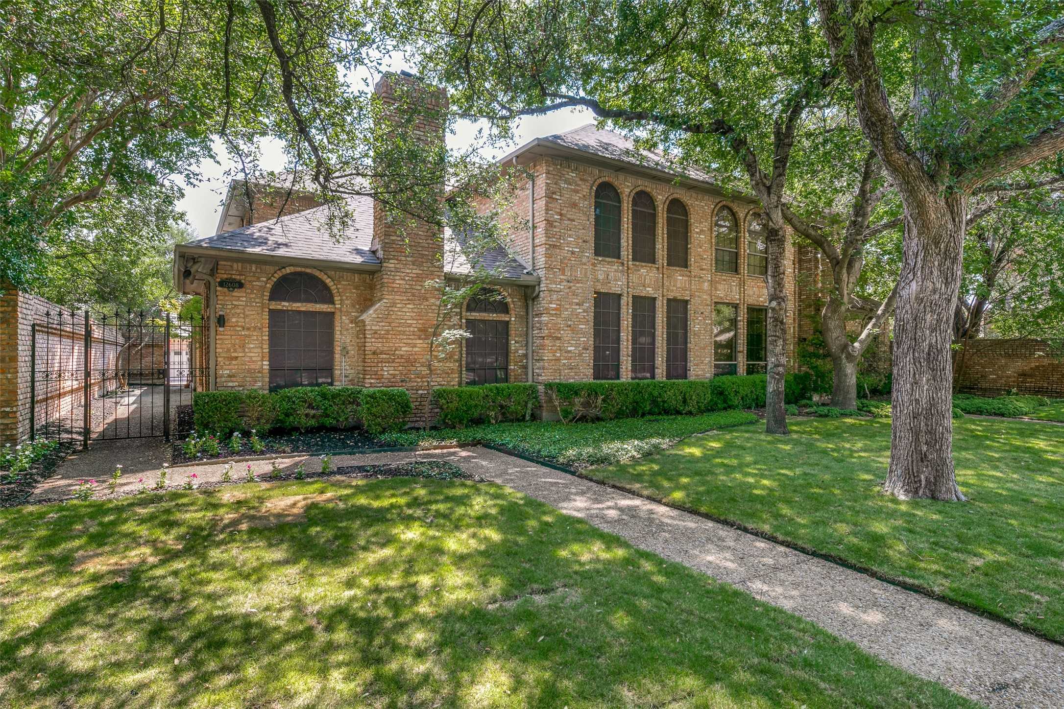 photo 2: 12608 Breckenridge Drive, Dallas TX 75230