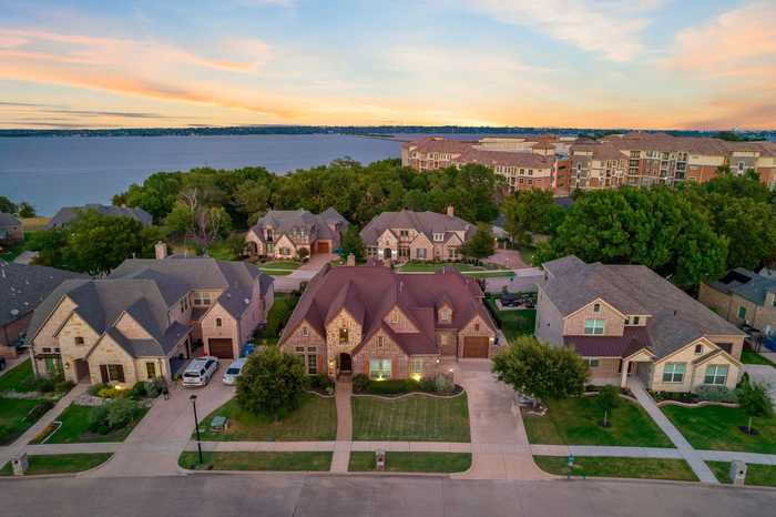 photo 2: 7212 Cabott Cove, Rowlett TX 75089