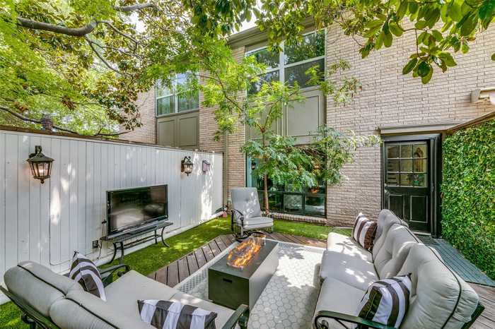 photo 2: 7520 W Northwest Highway Unit 2, Dallas TX 75225