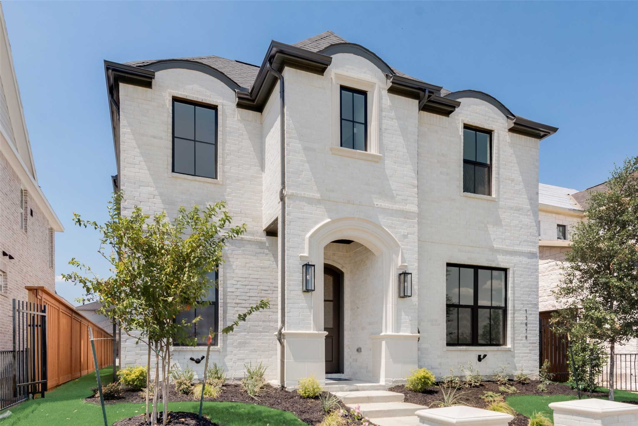 photo 3: 13670 Colony Mews, Frisco TX 75034