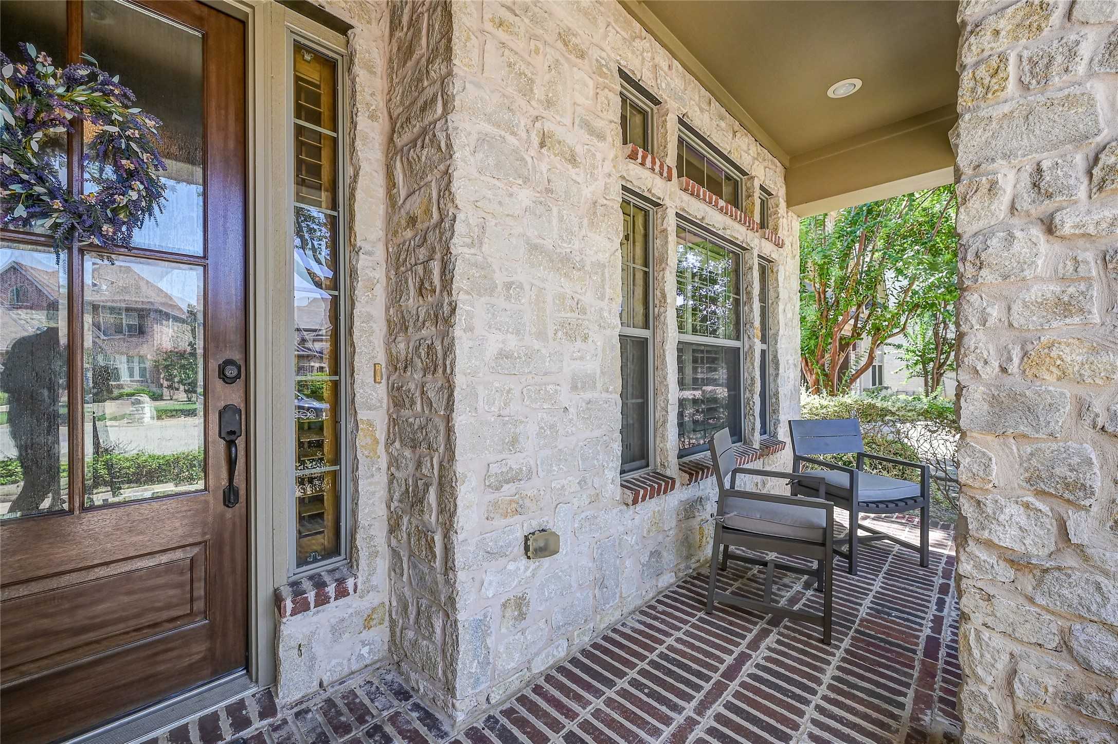 photo 3: 18218 Brighton Green, Dallas TX 75252