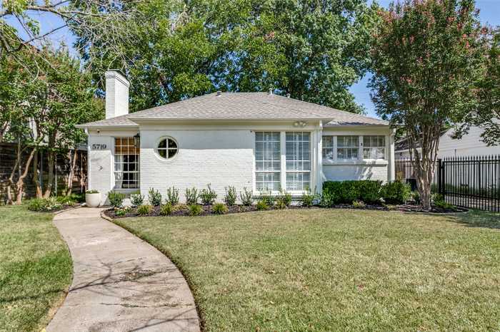 photo 2: 5719 Southwestern Boulevard, Dallas TX 75209