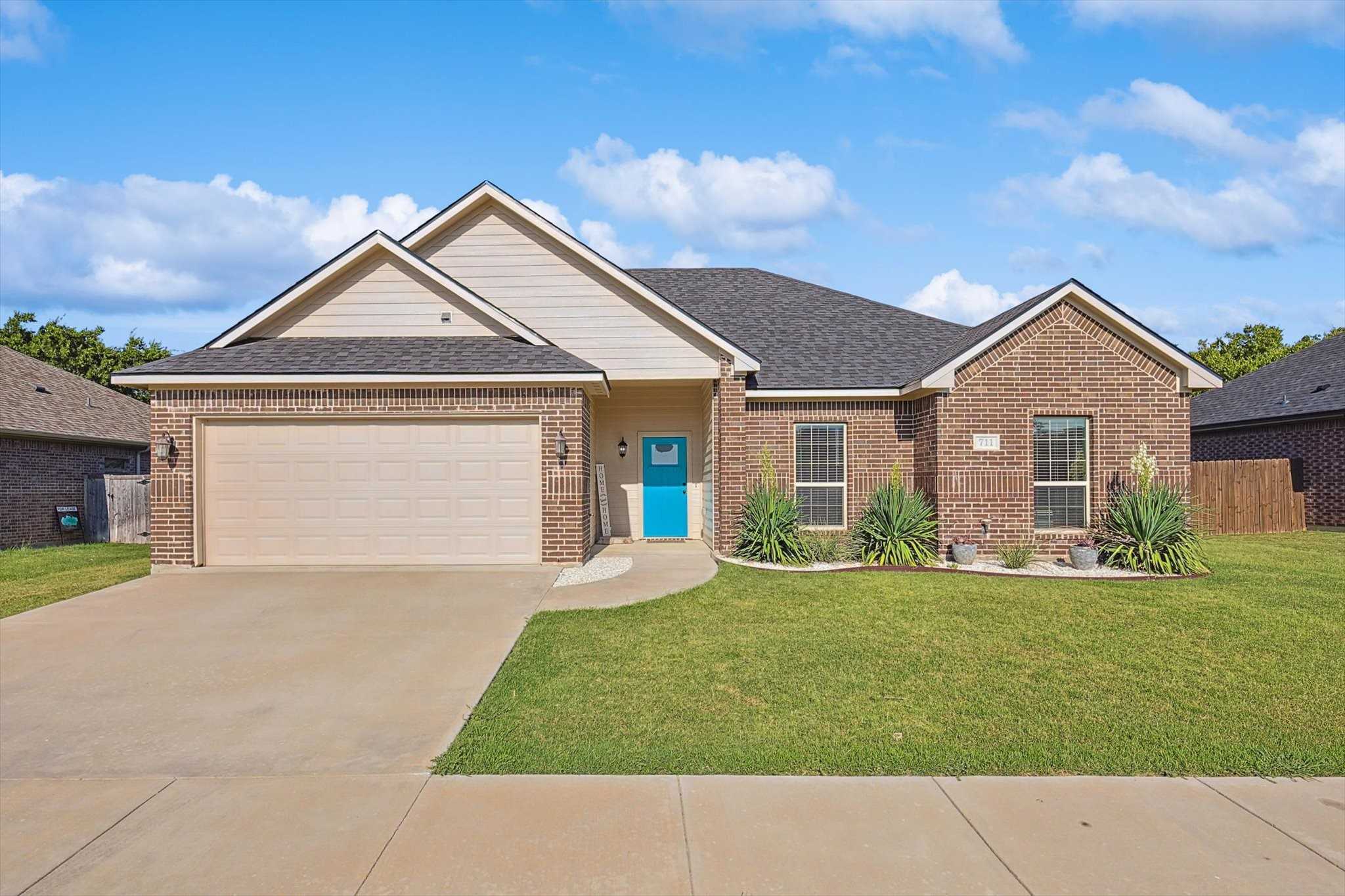 photo 3: 711 Hadley Lane, Valley View TX 76272