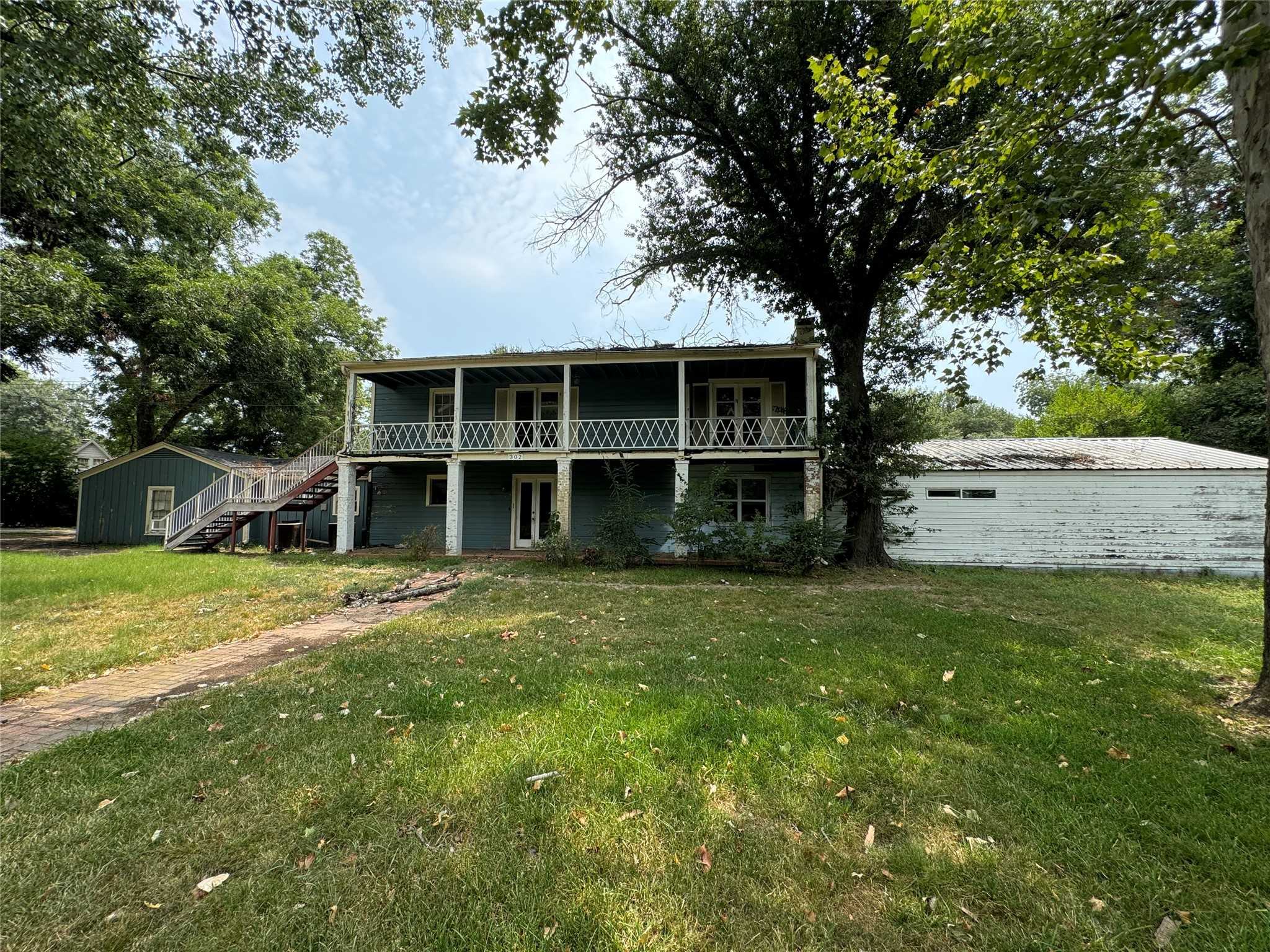 photo 1: 302 Grace Lane, Terrell TX 75160