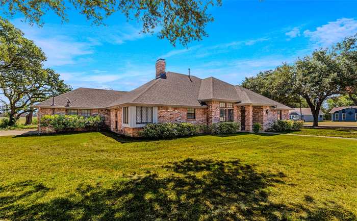 photo 2: 127 Lincoln Lane, Terrell TX 75160