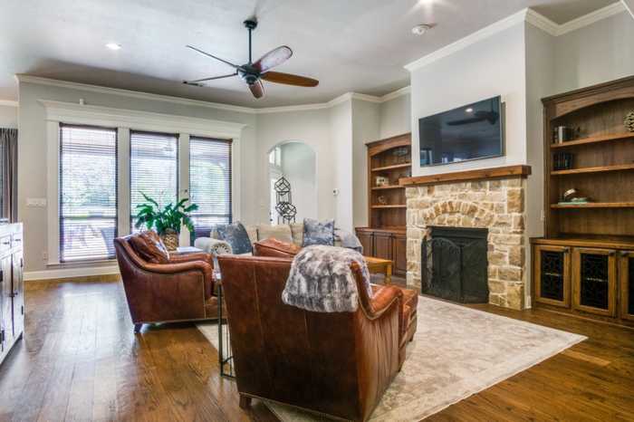 photo 2: 1417 Saratoga Lane, Aledo TX 76008