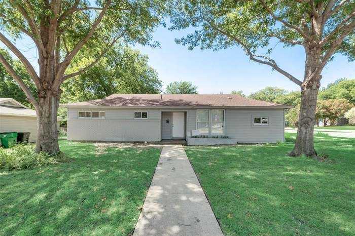 photo 1: 4800 Stephanie Drive, Haltom City TX 76117