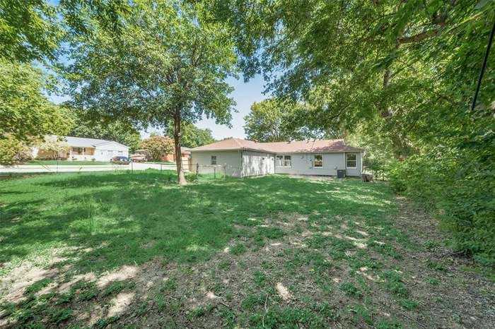 photo 3: 4800 Stephanie Drive, Haltom City TX 76117