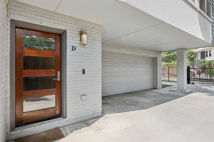 photo 2: 1824 Euclid Avenue, Dallas TX 75206