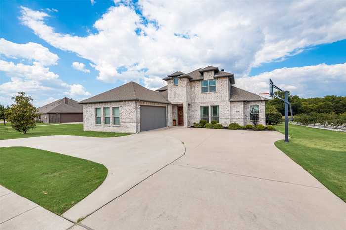 photo 2: 1602 Hidden Creek Drive, Royse City TX 75189