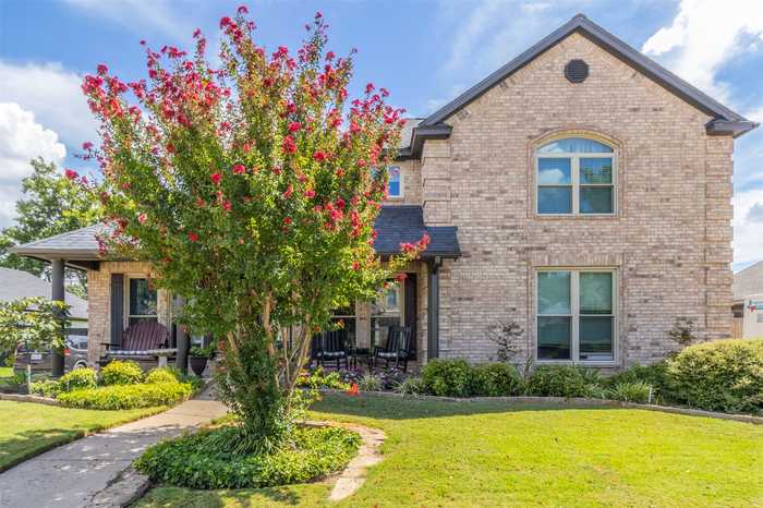 photo 2: 7812 Woodhaven, North Richland Hills TX 76182