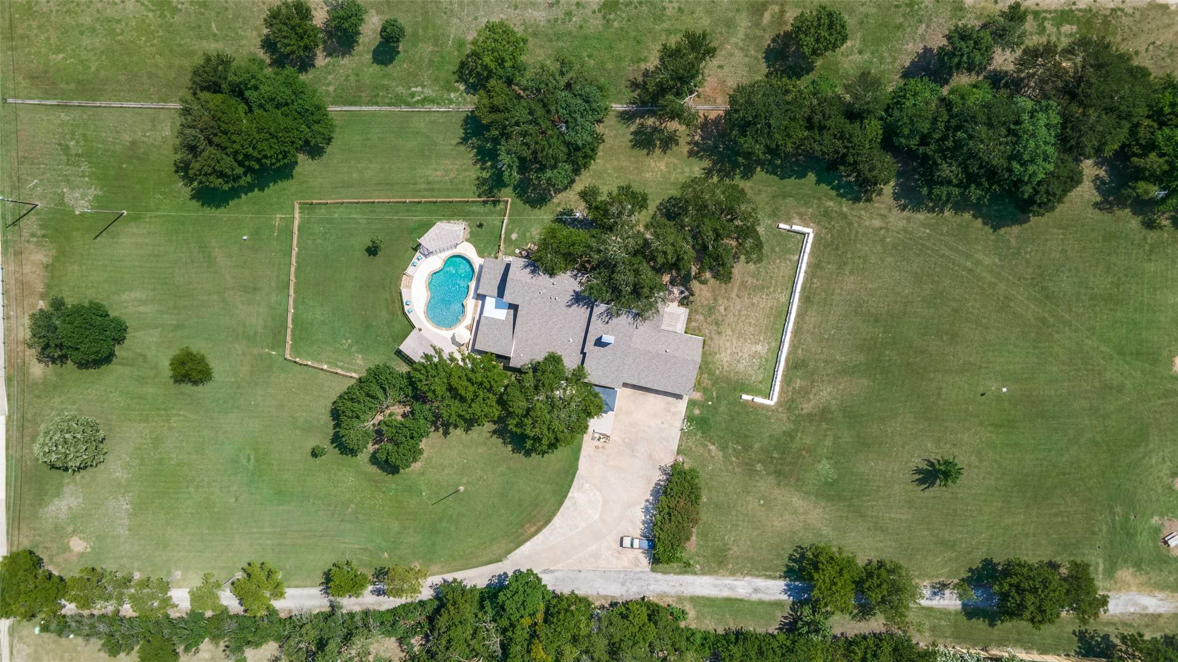 photo 1: 2150 Wynn Joyce, Garland TX 75043