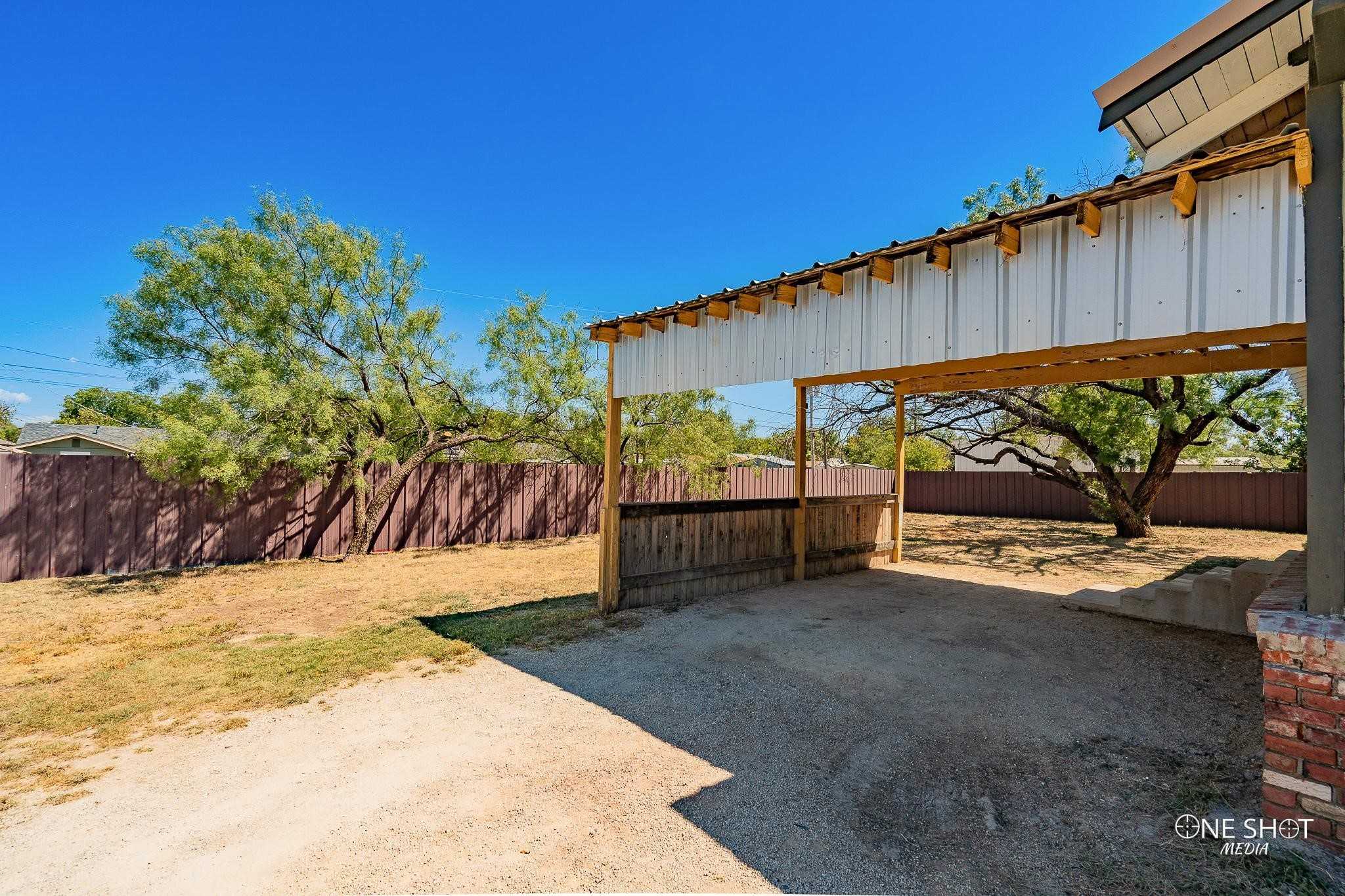 photo 3: 533 Thelma Avenue, Baird TX 79504