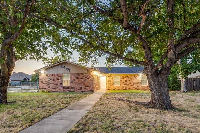 photo 2: 4401 Tiptop Street, Haltom City TX 76117