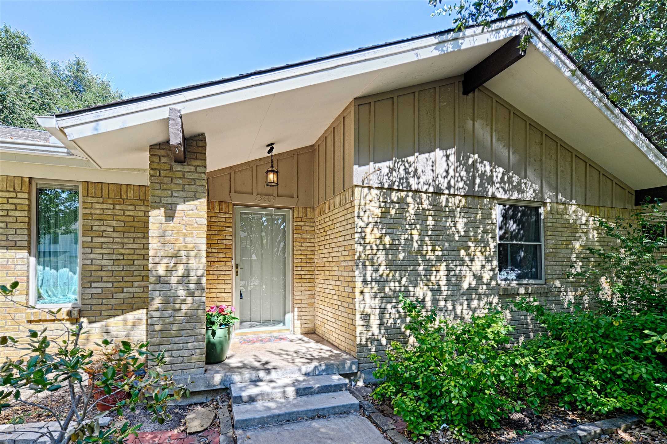 photo 3: 13409 Mill Grove Lane, Dallas TX 75240