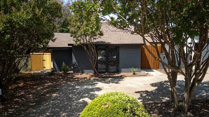 photo 2: 16415 Lauder Lane, Dallas TX 75248