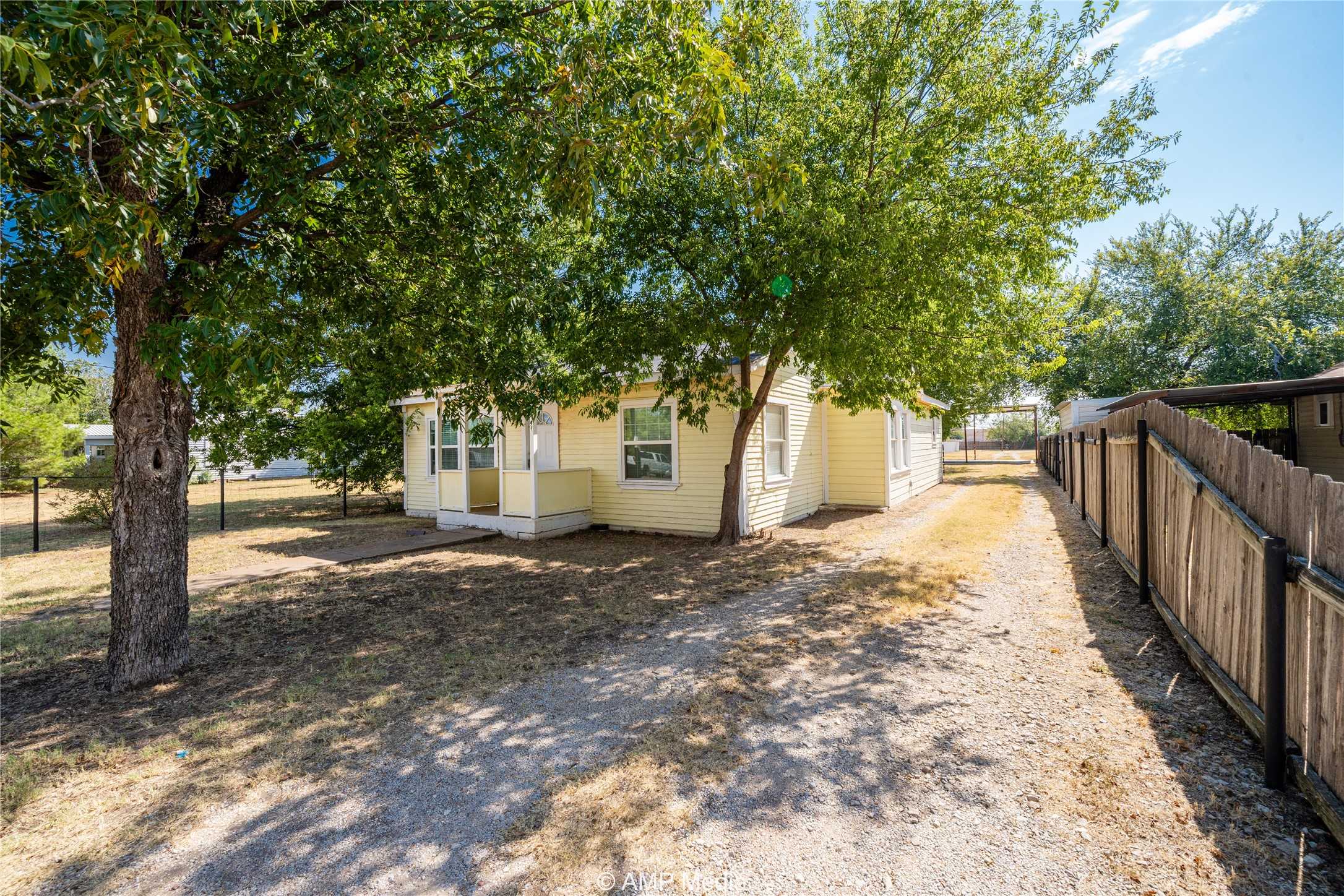 photo 3: 412 N Berry Street, Throckmorton TX 76483