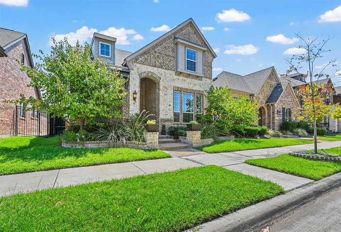 photo 2: 1118 Amber Rose Way, Arlington TX 76005