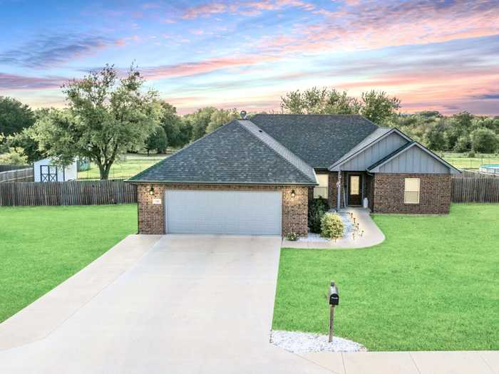 photo 1: 109 Indian Creek, Trenton TX 75490