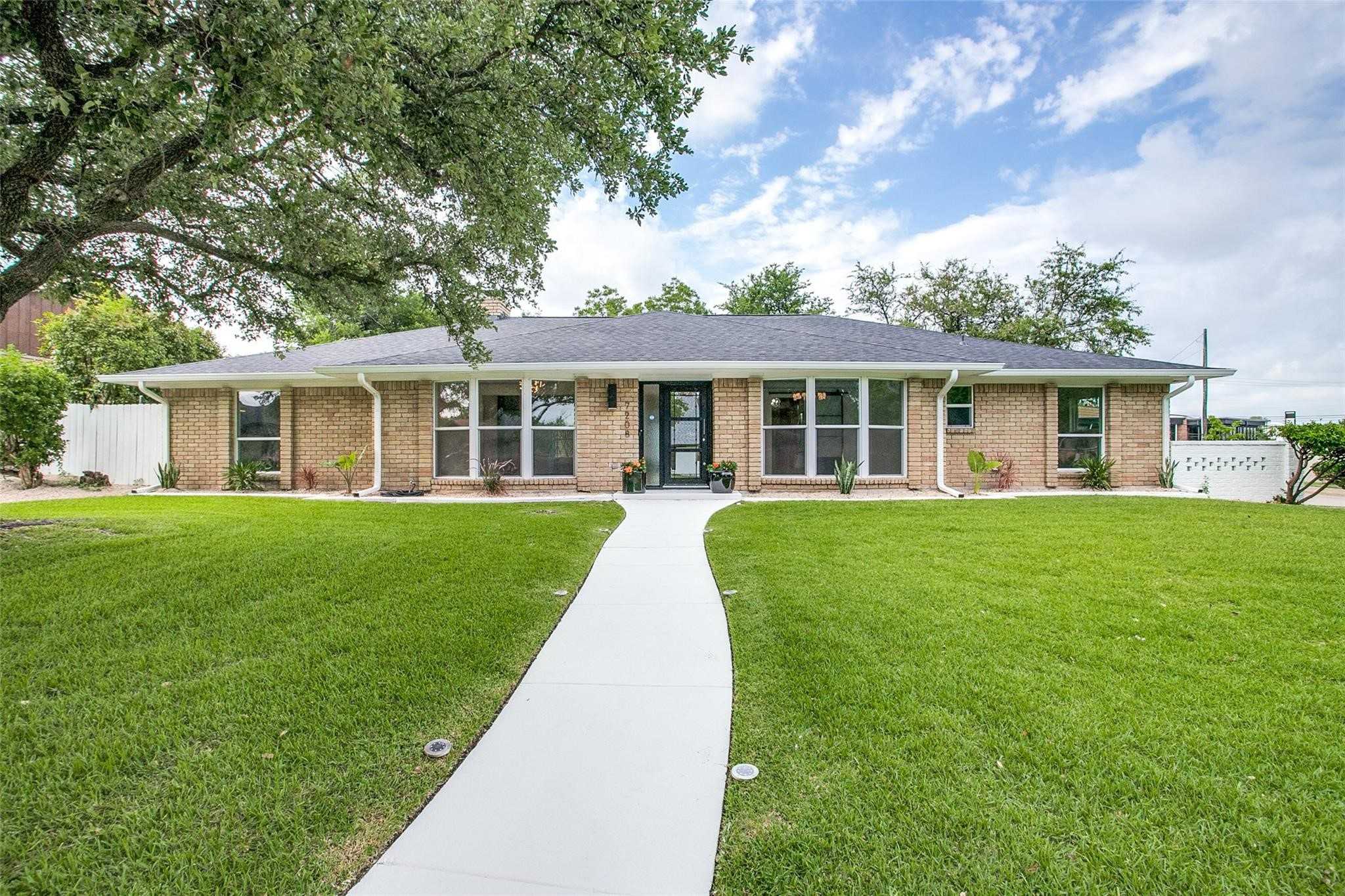 photo 1: 7208 Fernmeadow Drive, Dallas TX 75248